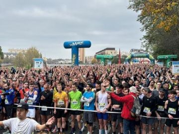 | Retour en image sur notre dernier week-end 📸 | 

° Le départ du 10 Km Le Maine Libre
° Le Cross Le Maine Libre Allonnes Sarthe : la ligne d'arrivée et la...