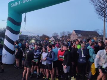 Retour en images sur notre week-end ... 📸

Notre équipe était présente à la Folle Néteï, le Trail nocturne situé à Hillion et organisé par EDB : Entre Dunes...